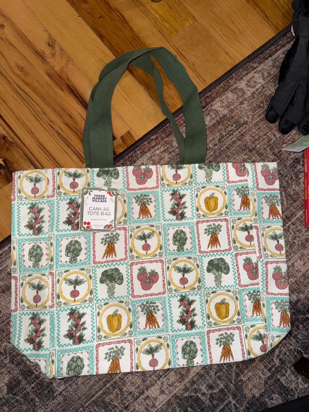 NWT Canvas Vegetable Print Tote Bag